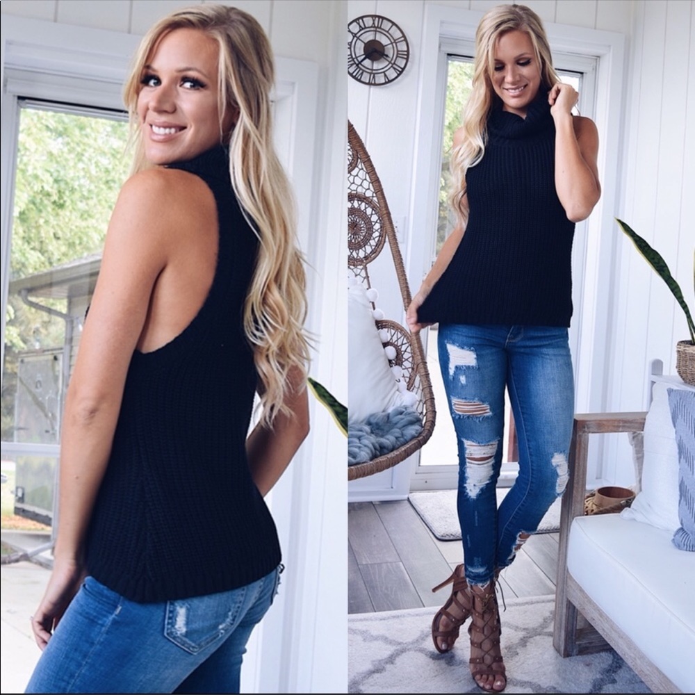 Knit ribbed turtle neck sweater